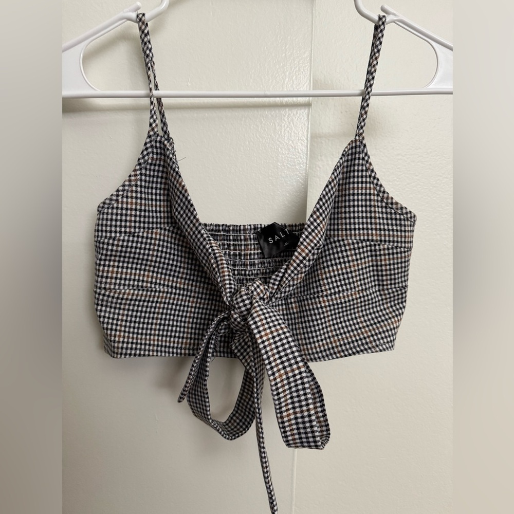 Cropped tank with bow tie
